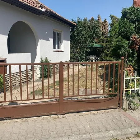 Apartment Fecskefeszek Vendeghaz